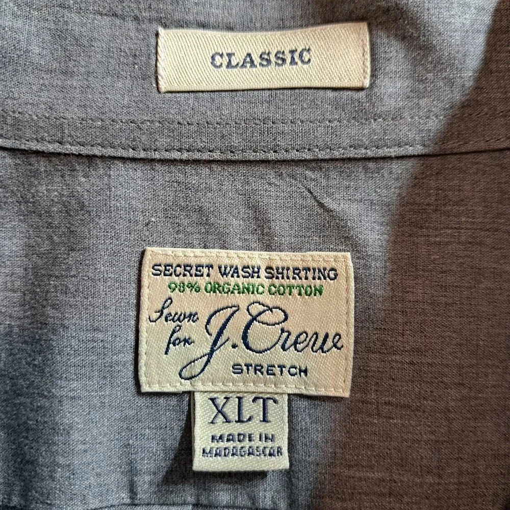 J.Crew Men's Collared Button-Down Shirt‎ Size XLT Gray Long Sleeves